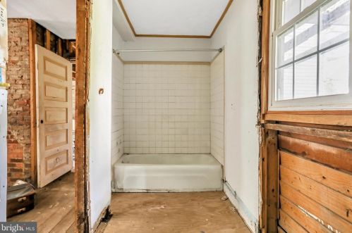 310 Main St, Edinburg VA  22824-9439 exterior