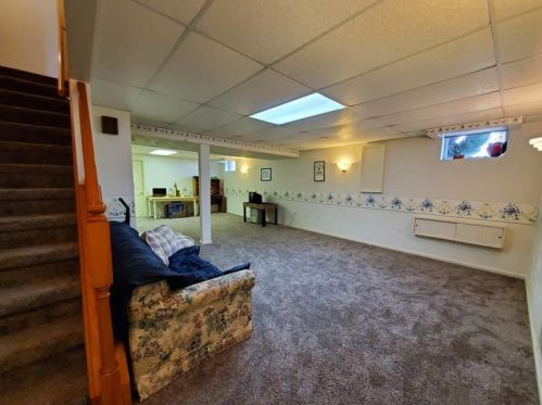 301 Shenandoah Dr, Latrobe PA  15650-2596 exterior