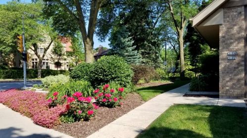 3102 Lake Dr, Milwaukee, WI 53211-3122
