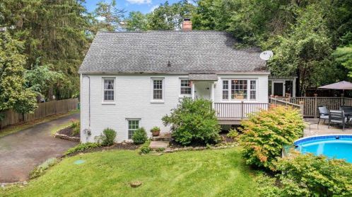 2439 New Hackensack Rd, Poughkeepsie, NY 12603-4262