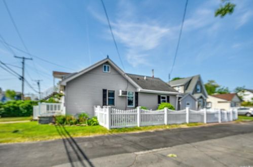 22 West Blvd, East Rockaway NY  11518-2518 exterior
