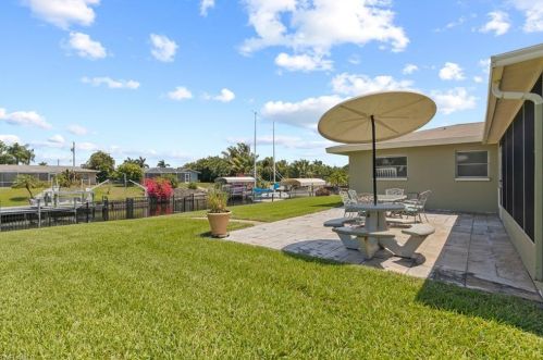 3009 16th Pl, Cape Coral FL  33904-4081 exterior