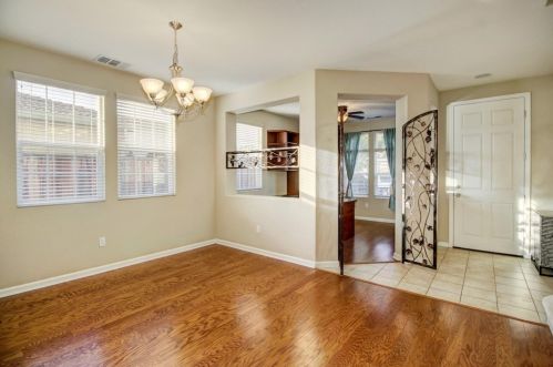 9872 Winkle Cir, Elk Grove CA  95757-6276 exterior