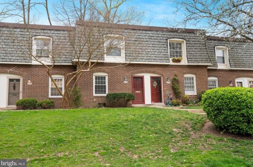 8129 Kingsway Ct, Springfield, VA 22152-1158
