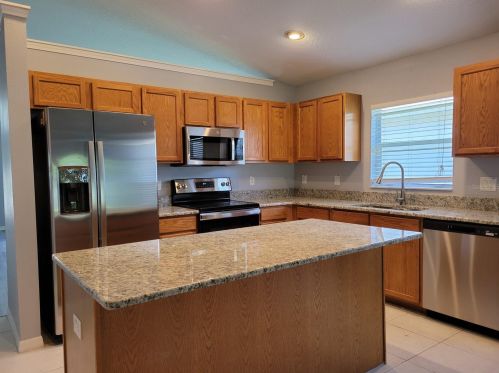 3220 Prairie Iris Dr, Land O Lakes, FL 34638-7982