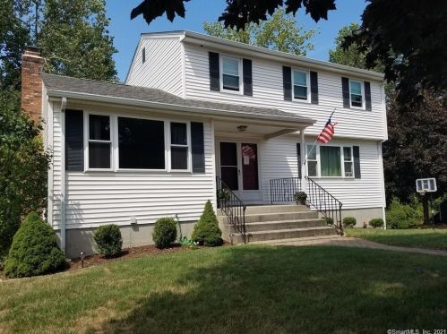 121 Kingston Dr, Hartford, CT 06118-2449