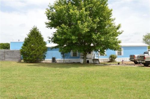 1437 James Dr, Kaufman, TX 75142-4546