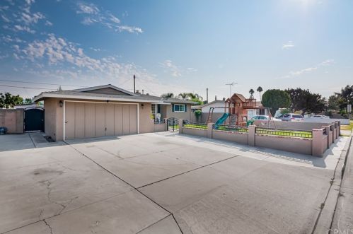 4132 Simmons Ave, Orange, CA 92868-1512