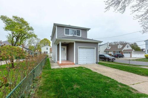 34 5th Ave, New Hyde Park NY  11040-5004 exterior