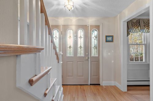 41 Golden Oaks Dr, Salem, NH 03079-4001