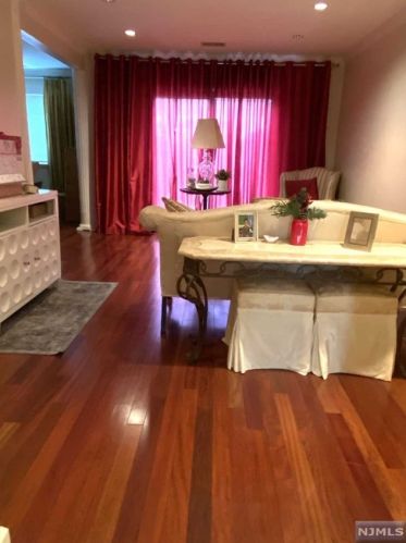 178 Knickerbocker Rd, Englewood, NJ 07631-2155