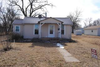 409 Roosevelt St, Junction City KS  66441-2219 exterior