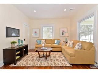 139 Columbus Ave, Closter, NJ 07624-2407