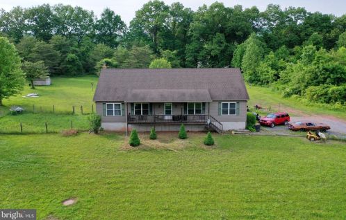 1740 Fishing Creek Valley Rd, Harrisburg, PA 17112-9242