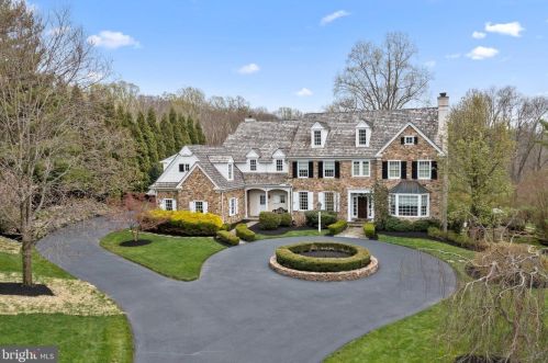 148 Hunt Valley Cir, Berwyn, PA 19312-2302