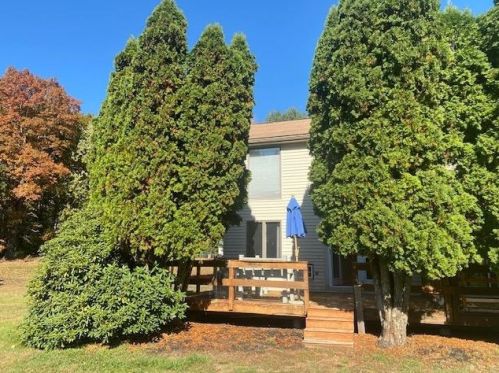 192 Winnicutt Rd, Stratham NH  03885-2438 exterior