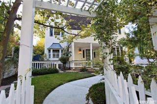 22 Heritage Wood Cir, Sacramento, CA 95831-3905