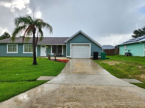 482 Curry St, Fort Pierce, FL 34983-1901