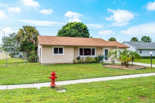 2501 Canterbury Dr, West Palm Beach, FL 33407-1315