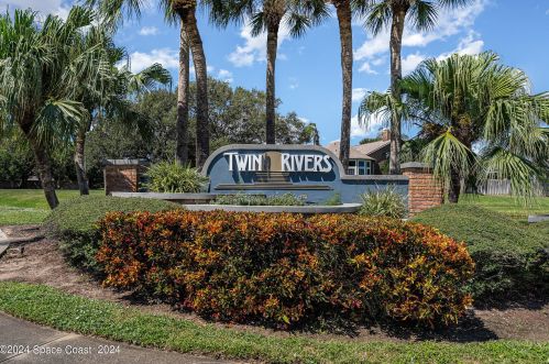 1290 Mercedes Dr, Merritt Island, FL 32952-6056