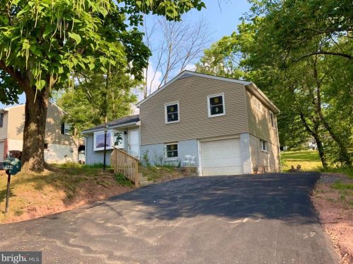 364 Adrian Rd, Collegeville PA  19426-1602 exterior