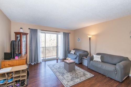 188 Robertson Way, Lincoln Park, NJ 07035-1852