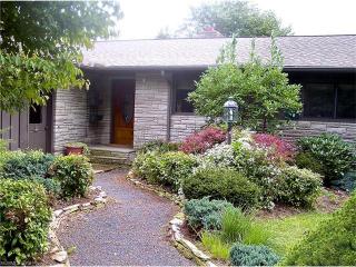 112 Crest View Rd, Burnsville NC  28714-8401 exterior