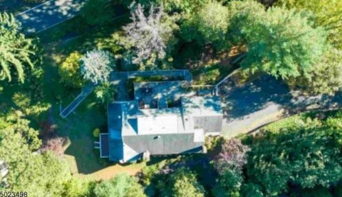 41 Briarcliff Rd, Mountain Lakes, NJ 07046-1304