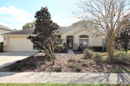 902 Lake Lindley Dr, Deland, FL 32724-2565