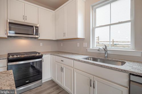 706 Hornblende Ave, Kennett Sq PA  19348-3614 exterior