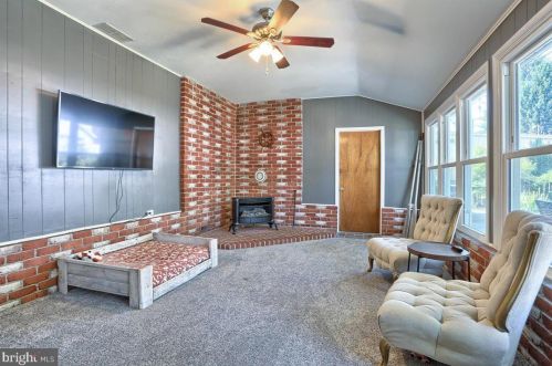 126 Cedar St, Carlisle PA  17013-2201 exterior