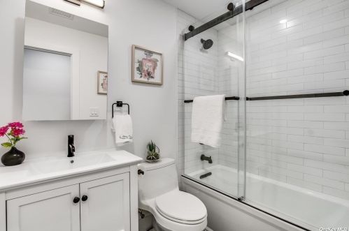 53 Winkle Point Dr, Northport NY  11768-1154 exterior