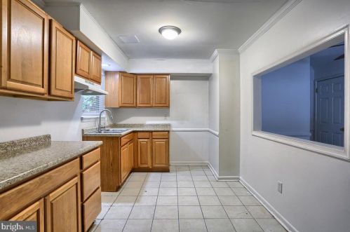 402 David Dr, Camp Hill, PA 17011-1103