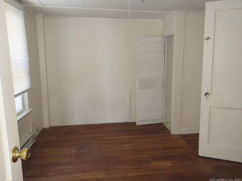 207 Main St, Colchester CT  06415-1405 exterior