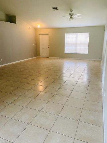 4015 34th St, Lehigh Acres, FL 33976-4109
