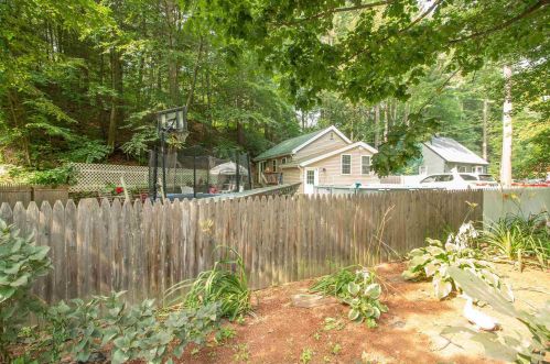115 Moose Club Park Rd, Goffstown, NH 03045-2629