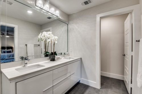 315 Oakcrest Dr, Richardson TX  75080-2520 exterior