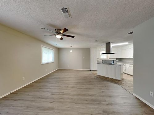 245 Craig St, Burleson TX  76028-3505 exterior