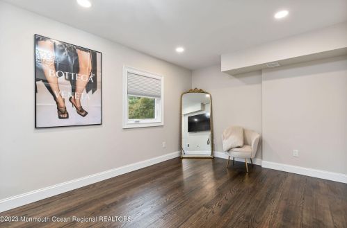 6 Stevens Pl, Hazlet NJ  07730-1205 exterior