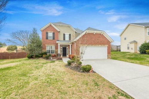8913 Wavetree Dr, Knoxville, TN 37931-1450