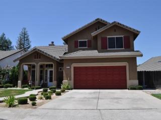 3872 Heartland Way, Turlock CA  95382-7226 exterior