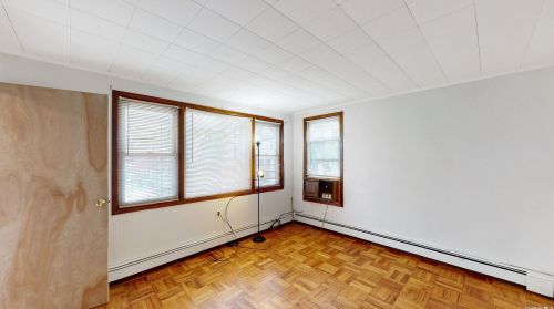 76-01 85th Dr, Jamaica, NY 11421-1008