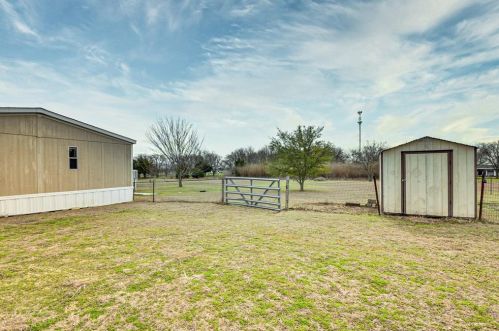 911 Sterrett Rd, Waxahachie, TX 75167-8401