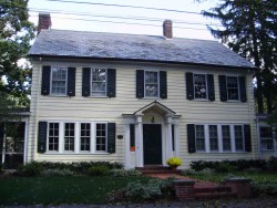15 Bonad Rd, Newton, MA 02465-2901
