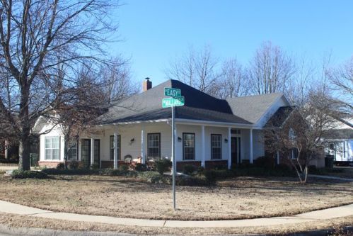1306 Mallard Ln, Rogers, AR 72756-1610