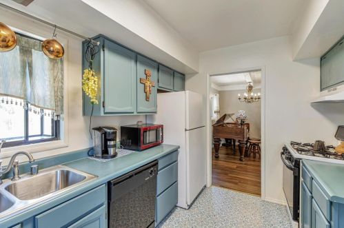 5716 Georgia Dr, North Highlands CA  95660-4725 exterior
