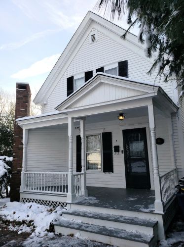 6 Everett St, Derry, NH 03038-2210