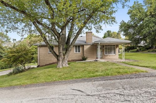 11 Glen Brook Dr, Pittsburgh, PA 15235