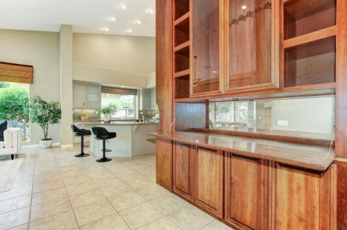 1000 Souza Dr, Folsom CA  95762-7550 exterior