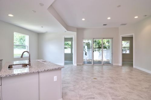 2592 Bella Vista Cir, Vero Beach, FL 32966-7689